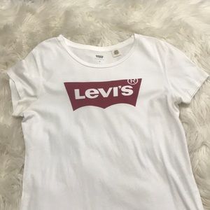 Levi’s T-shirt